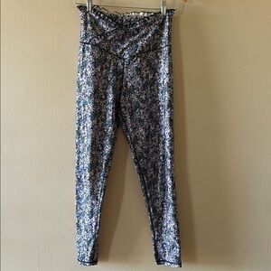 Ebb & Flow Ruffle floral leggings size medium